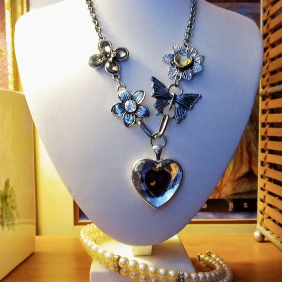 Fashion Jewelry Jewelry - 💙🌸🦋Chunky Crystal Rhinestone Heart Flowers Butterfly Statement Necklace🦋🌸💙